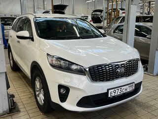 2019 Kia Sorento III Prime Рестайлинг, белый, 2555000 рублей, вид 2