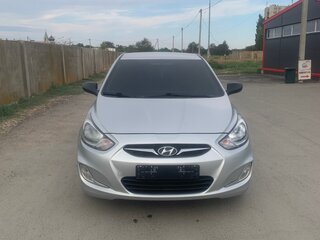 2011 Hyundai Solaris I, серебристый, 760000 рублей, вид 2