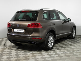 2013 Volkswagen Touareg II, коричневый, 2599700 рублей, вид 5
