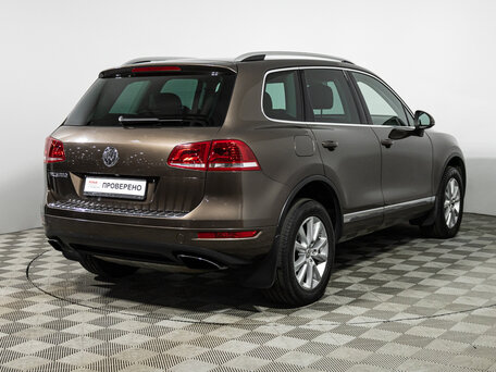 2013 Volkswagen Touareg II, коричневый, 2599700 рублей, вид 5