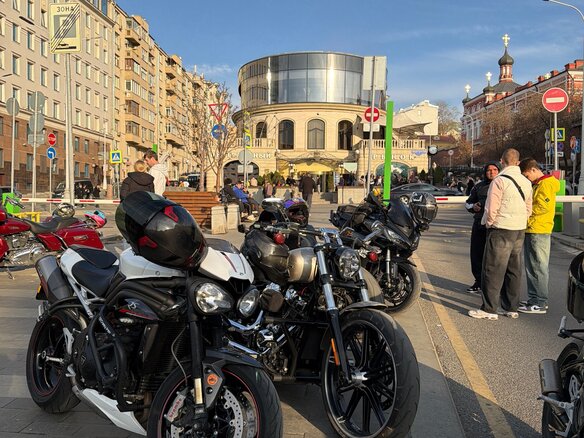 2019 Triumph Speed Triple, белый, 900000 рублей - вид 8