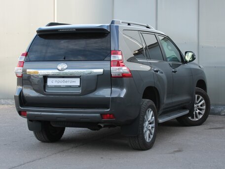 2015 Toyota Land Cruiser Prado 6-speed 150 Series Рестайлинг 1, серый, 3800000 рублей, вид 2