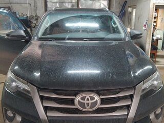 2017 Toyota Fortuner II, чёрный, 3500000 рублей, вид 2