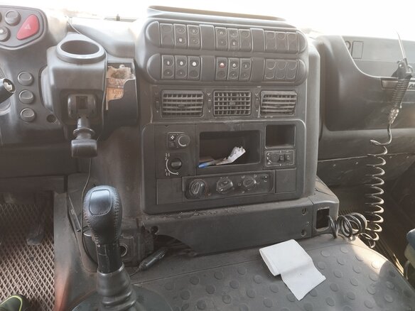 2012 Iveco Trakker, красный, 1500000 рублей - вид 11
