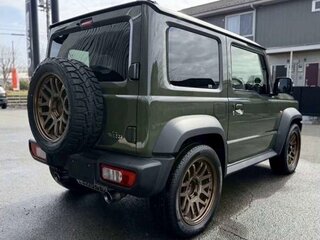2023 Suzuki Jimny Sierra IV, зелёный, 1688000 рублей, вид 4
