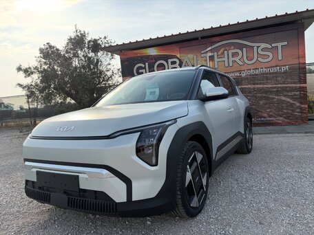 2024 Kia EV3 58.3 kWh, серебристый, 3510200 рублей, вид 3