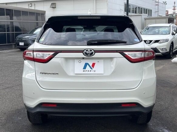 2018 Toyota Harrier III (XU60) Рестайлинг, белый, 2450012 рублей - вид 4
