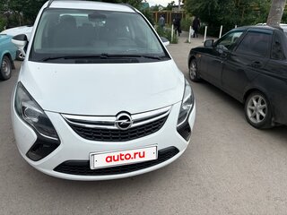 2014 Opel Zafira C, белый, 1275000 рублей, вид 1