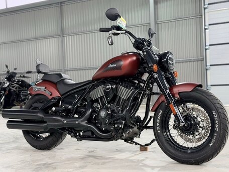 2023 Indian Chief, красный, 1699999 рублей, вид 1