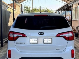 2012 Kia Sorento II Рестайлинг, белый, 1600000 рублей, вид 3