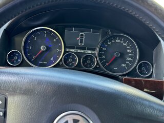 2008 Volkswagen Touareg I Рестайлинг, серый, 920000 рублей, вид 5