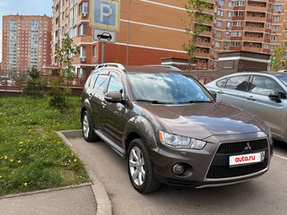 2010 Mitsubishi Outlander II Рестайлинг, коричневый, 1750000 рублей, вид 3