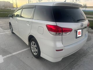 2010 Toyota Wish II, белый, 1300000 рублей, вид 5