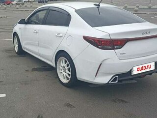 2022 Kia Rio IV Рестайлинг, белый, 1300000 рублей, вид 5