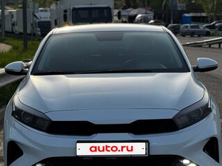 2022 Kia Cerato IV Рестайлинг, белый, 2100000 рублей, вид 5