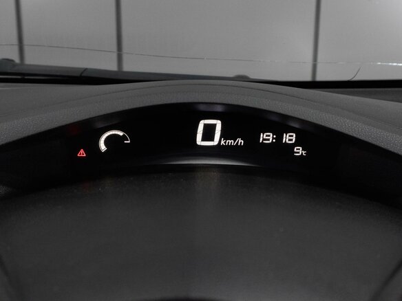 2016 Nissan Leaf (EM57) I (ZE0/AZE0), чёрный, 1270000 рублей - вид 14