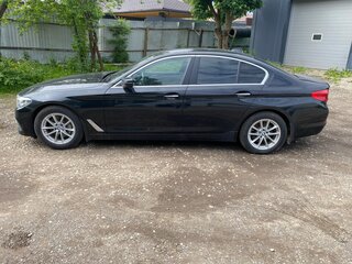 2017 BMW 5 серии 530i xDrive VII (G30/G31/G38), чёрный, 2000000 рублей, вид 4