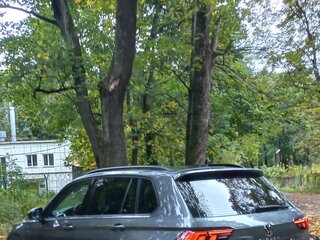 2021 Volkswagen Tiguan II Рестайлинг, серый, 2700000 рублей, вид 4