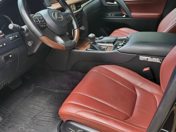 2017 Lexus LX 570 III Рестайлинг 2, чёрный, 14000000 рублей - вид 5