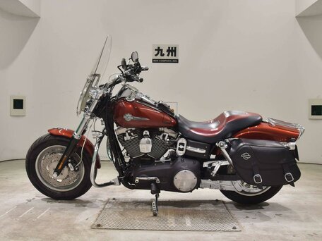 2009 Harley-Davidson Fat Bob, красный, 715000 рублей, вид 1