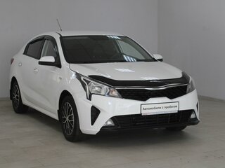 2021 Kia Rio IV Рестайлинг, белый, 1309900 рублей, вид 1