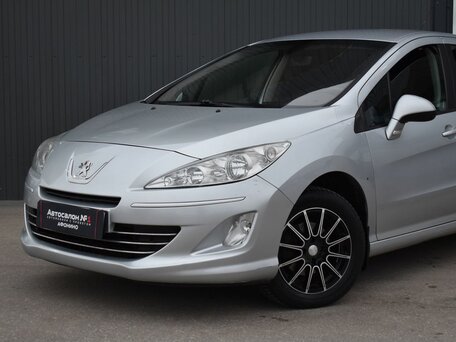 Peugeot 408 I