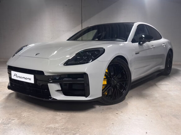 2026 Porsche Panamera Turbo S E-Hybrid III, серый, 34700000 рублей