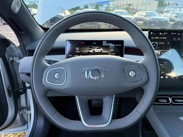 2026 Changan Qiyuan A06 51.48 kWh, серебристый - вид 12