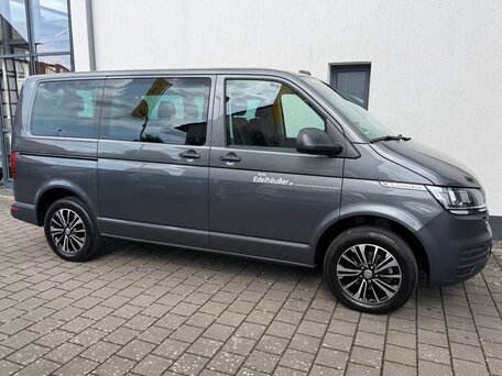 2022 Volkswagen Caravelle T6 Рестайлинг, серый, 4150000 рублей, вид 2