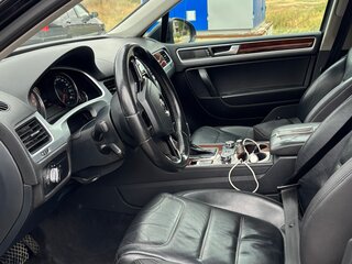2014 Volkswagen Touareg II Рестайлинг, чёрный, 1750000 рублей, вид 4