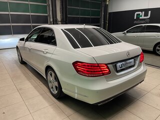 2013 Mercedes-Benz E-Класс 350 IV (W212, S212, C207) Рестайлинг, белый, 2350000 рублей, вид 4