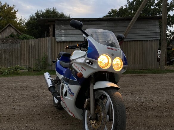 1988 Honda CBR 250R, белый, 140000 рублей - вид 7