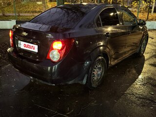 2014 Chevrolet Aveo II, чёрный, 1090000 рублей, вид 4