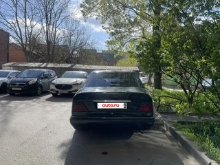 1995 Mercedes-Benz E-Класс 220 I (W124), чёрный, 590000 рублей, вид 2