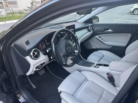 2018 Mercedes-Benz GLA 250 I (X156) Рестайлинг, чёрный, 2850000 рублей, вид 3