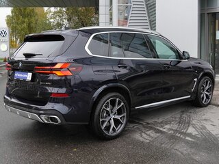 2024 BMW X5 Long 30Li IV (G05/G18) Рестайлинг, синий, 8646000 рублей, вид 4