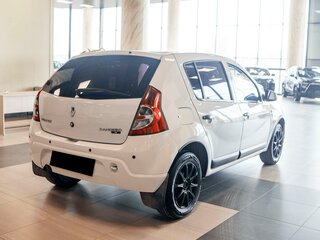 2012 Renault Sandero I, белый, 993000 рублей, вид 4