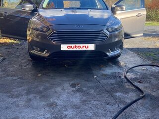 2017 Ford Focus III Рестайлинг, серый, 1400000 рублей, вид 1