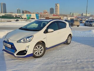 2015 Toyota Aqua I Рестайлинг, белый, 980000 рублей, вид 1