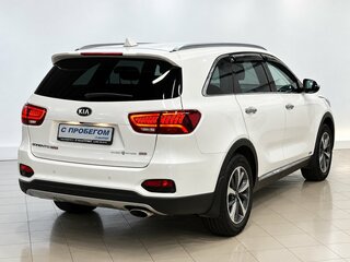 2018 Kia Sorento III Prime Рестайлинг, белый, 2380000 рублей, вид 4