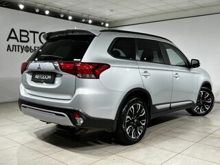 2022 Mitsubishi Outlander III Рестайлинг 3, серый, 2245000 рублей, вид 2