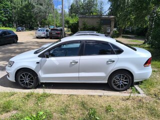2017 Volkswagen Polo V Рестайлинг, белый, 870000 рублей, вид 4