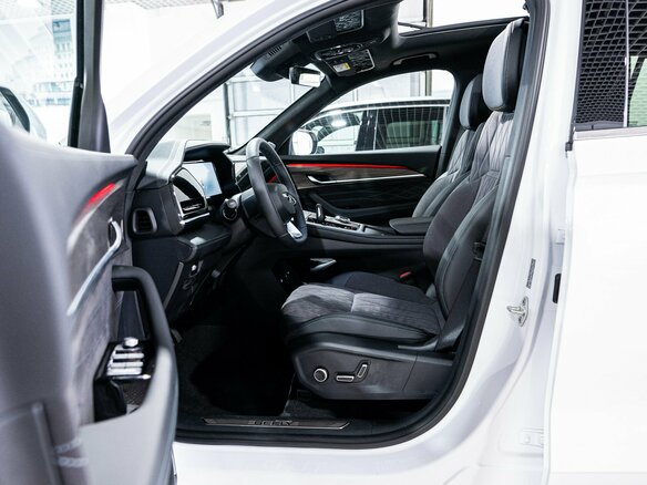 2026 Geely Monjaro I, белый, 4954990 рублей - вид 24