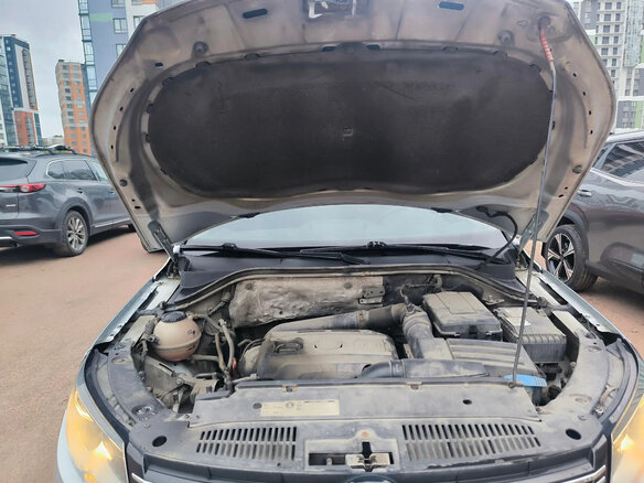 2011 Volkswagen Tiguan I Рестайлинг, серебристый, 900000 рублей - вид 12