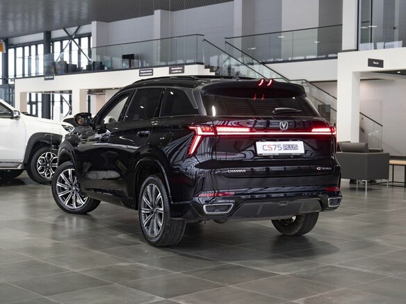 2024 Changan CS75 Plus III, чёрный, 3831201 рублей - вид 5