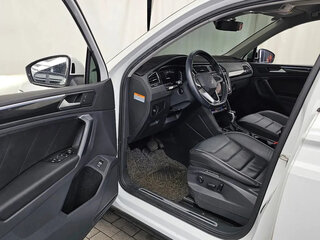 2022 Volkswagen Tiguan II Рестайлинг, белый, 3678000 рублей, вид 5