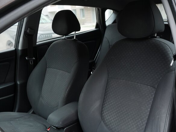 2011 Hyundai Solaris I, серебристый, 479900 рублей - вид 7