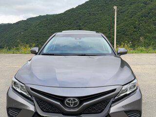 2019 Toyota Camry US Market VIII (XV70), серый, 2250000 рублей, вид 1