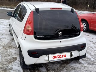 2010 Peugeot 107 I Рестайлинг, белый, 320000 рублей, вид 1