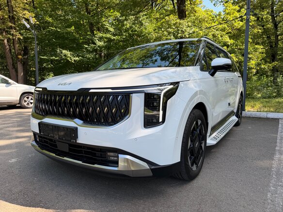 2025 Kia Carnival IV Рестайлинг, белый, 5800000 рублей - вид 10